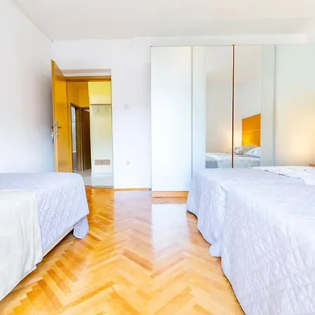 Apartamento 4 & 6 Makarska
