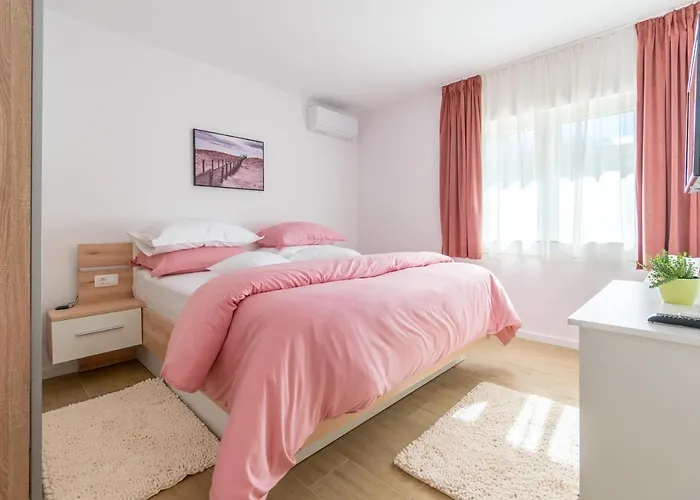 4 & 6 Makarska