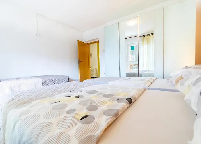 4 & 6 Makarska