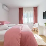 Apartment 4 & 6 *