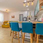 Apartment 4 & 6